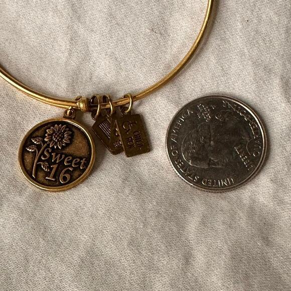 "Sweet 16" bangle gold bracelet from Wind & Fire - Picture 8 of 8